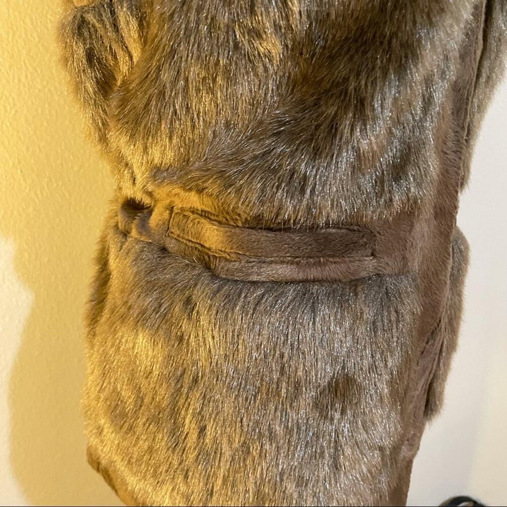 RLZ Brown Faux Fur Vest w/ Collar Front Pockets Soft Plush Winter Layering Piece - Picture 7 of 10